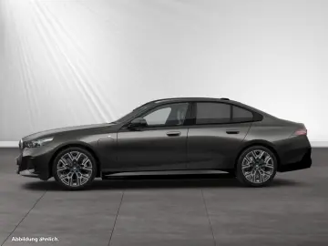 BMW 550e xDrive M Sport Pano 20 LMR B&W Autobahnass.