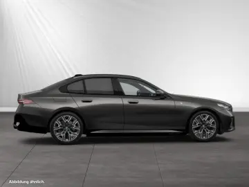 BMW 550e xDrive M Sport Pano 20 LMR B&W Autobahnass.