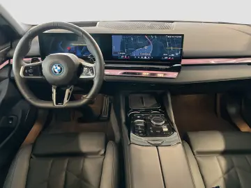 BMW 550e xDrive Limousine M Sport AHK Kamera LED