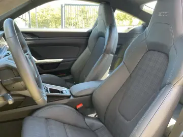 Porsche 992 911 Carrera T Cartagenagelb