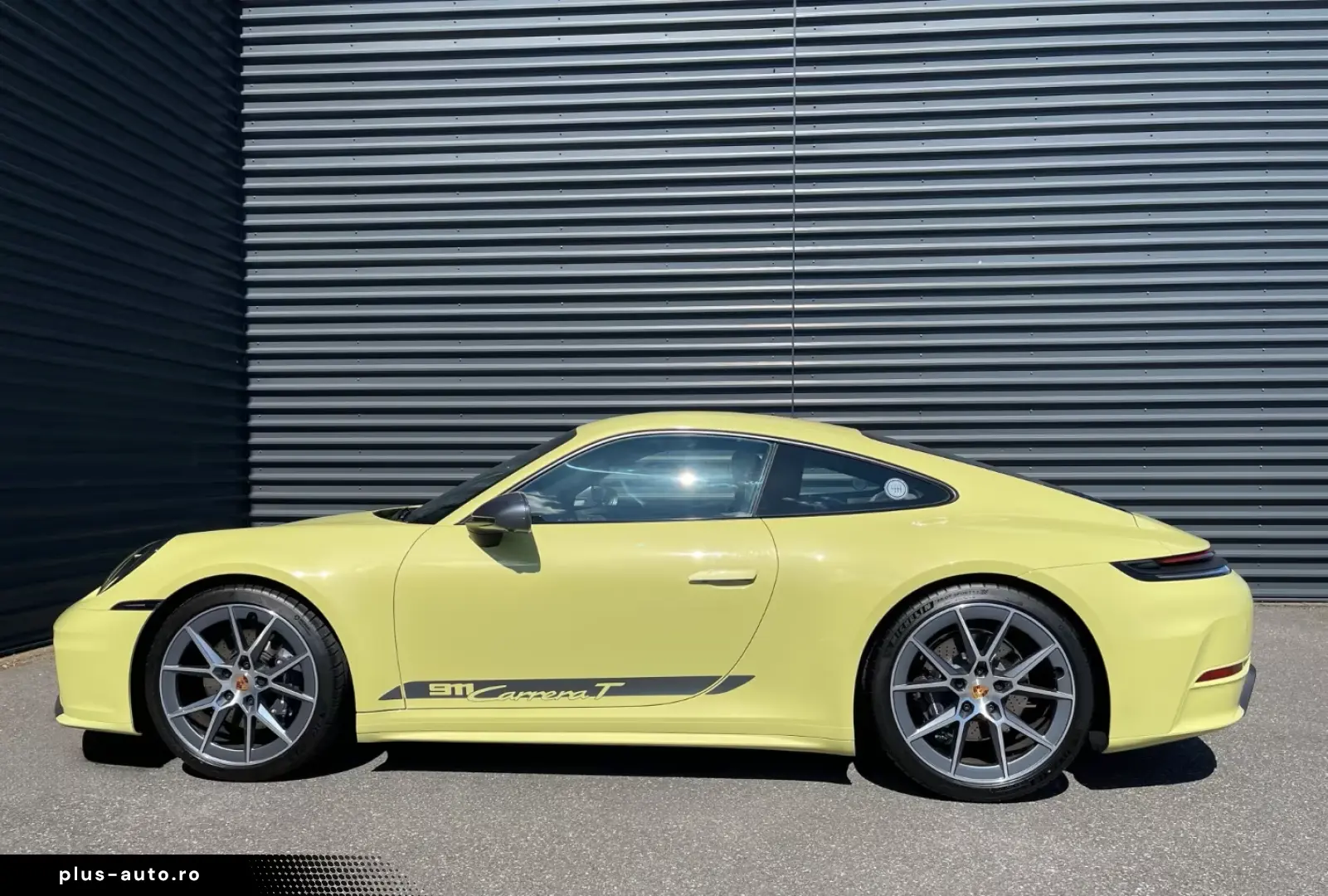 Porsche 992 911 Carrera T Cartagenagelb