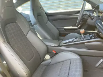 Porsche 992 911 Carrera T Cartagenagelb