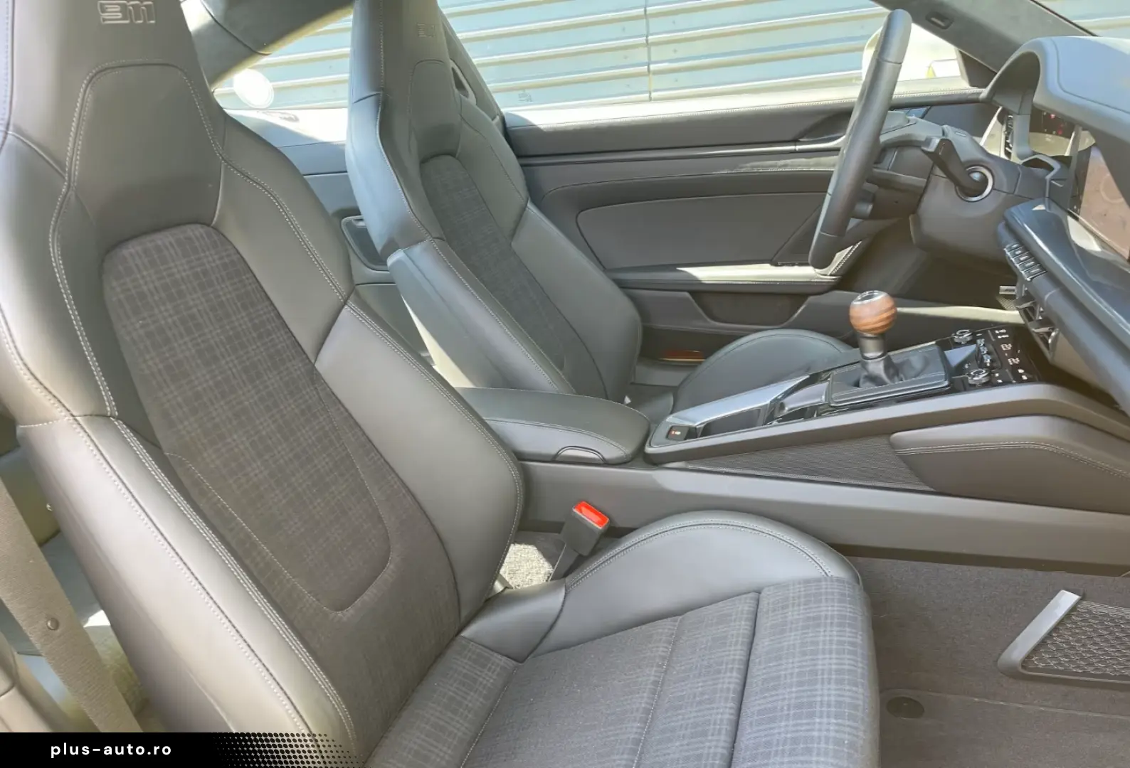 Porsche 992 911 Carrera T Cartagenagelb