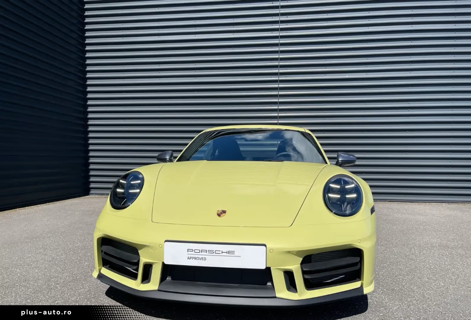 Porsche 992 911 Carrera T Cartagenagelb