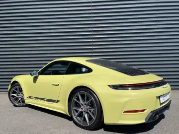 Porsche 992 911 Carrera T Cartagenagelb