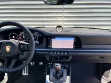 Porsche 992 911 Carrera T Cartagenagelb