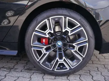 BMW 550e xDrive Lim. M Sport Pro A.  PERFORMANCE B&W