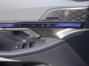 BMW 550e xDrive Lim. M Sport Pro A.  PERFORMANCE B&W