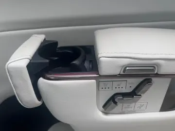 LEXUS LM 350 h Executive