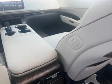 LEXUS LM 350 h Executive