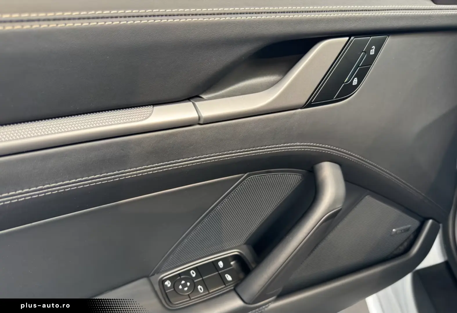 Porsche 992 911 Carrera Sportabgas Surround