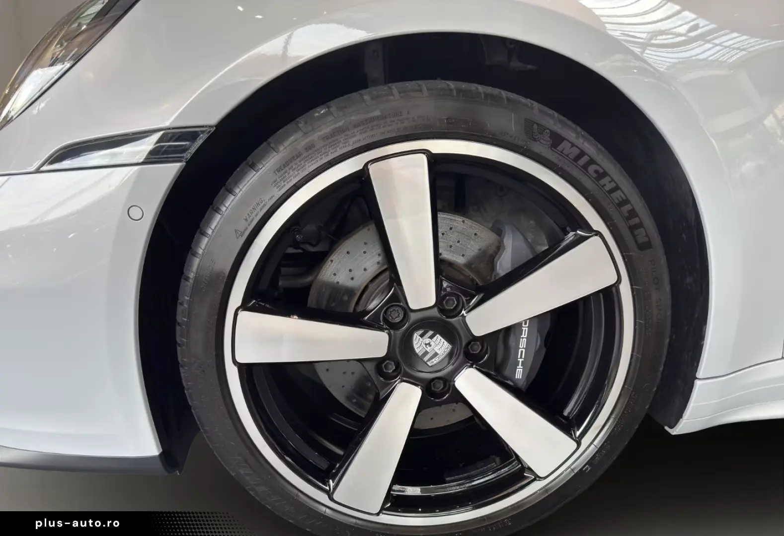 Porsche 992 911 Carrera Sportabgas Surround