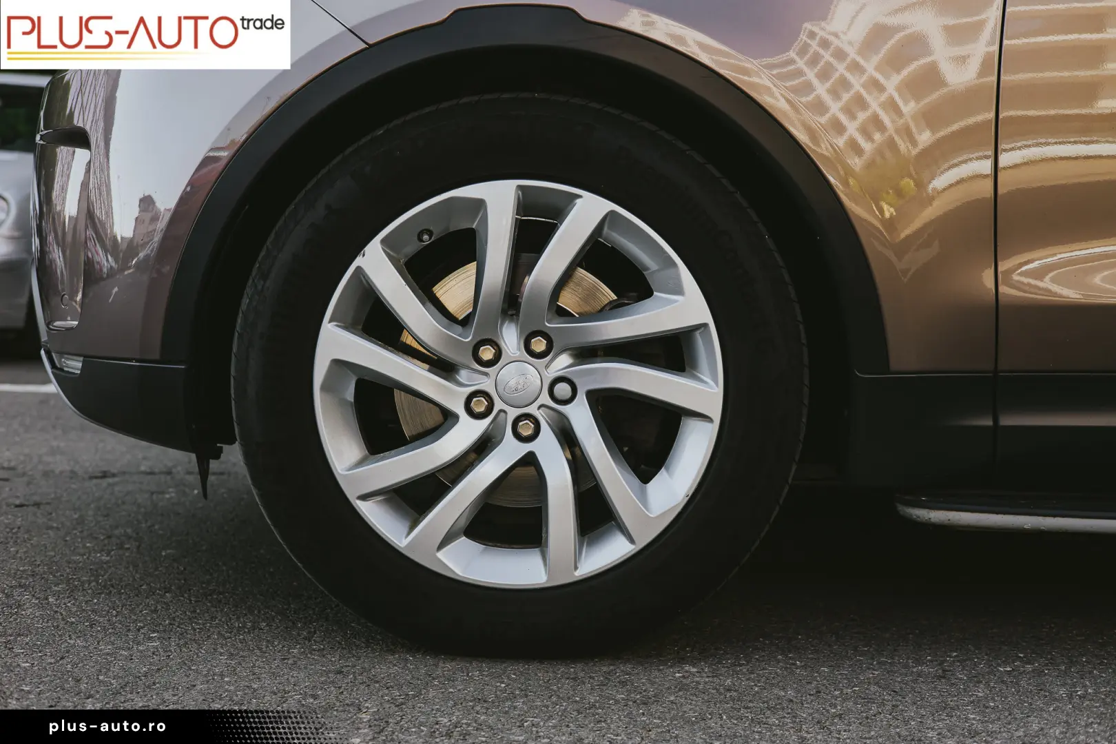 Land Rover Discovery – 7 LOCURI  4x4  PNEUMATICĂ HSE