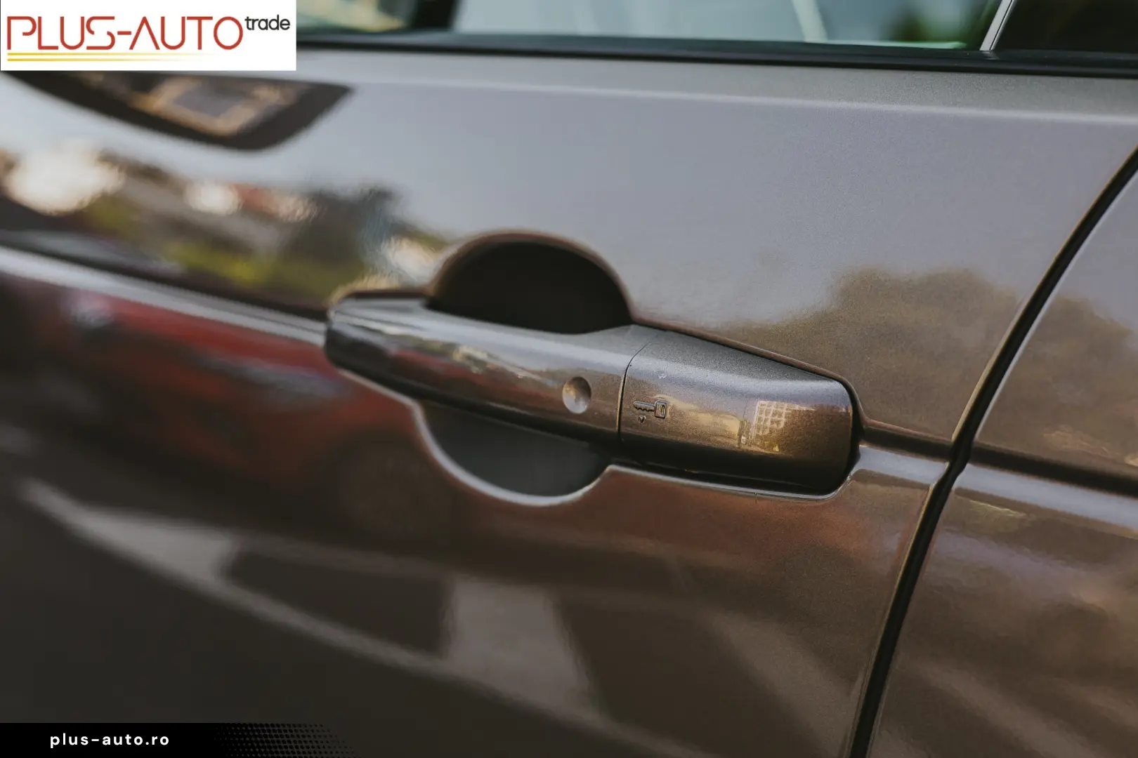 Land Rover Discovery – 7 LOCURI  4x4  PNEUMATICĂ HSE