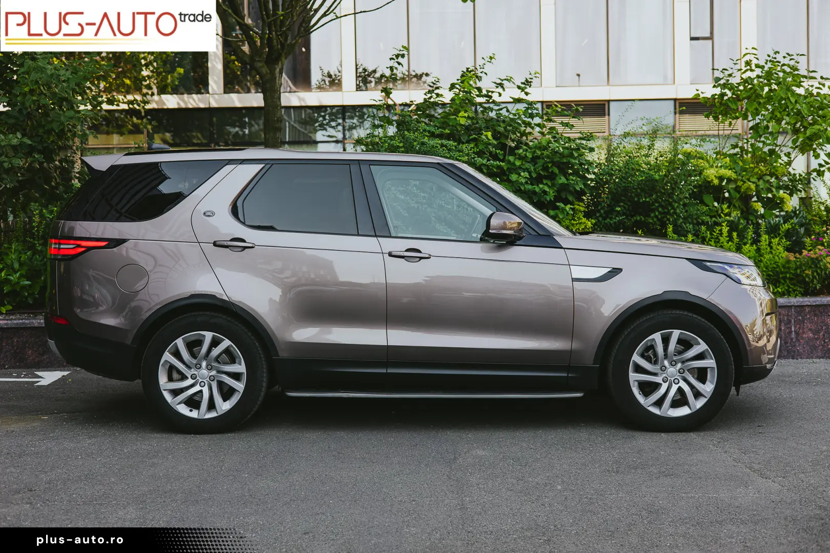 Land Rover Discovery – 7 LOCURI  4x4  PNEUMATICĂ HSE