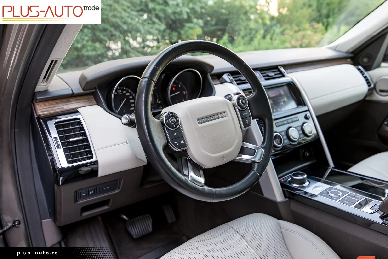 Land Rover Discovery – 7 LOCURI  4x4  PNEUMATICĂ HSE