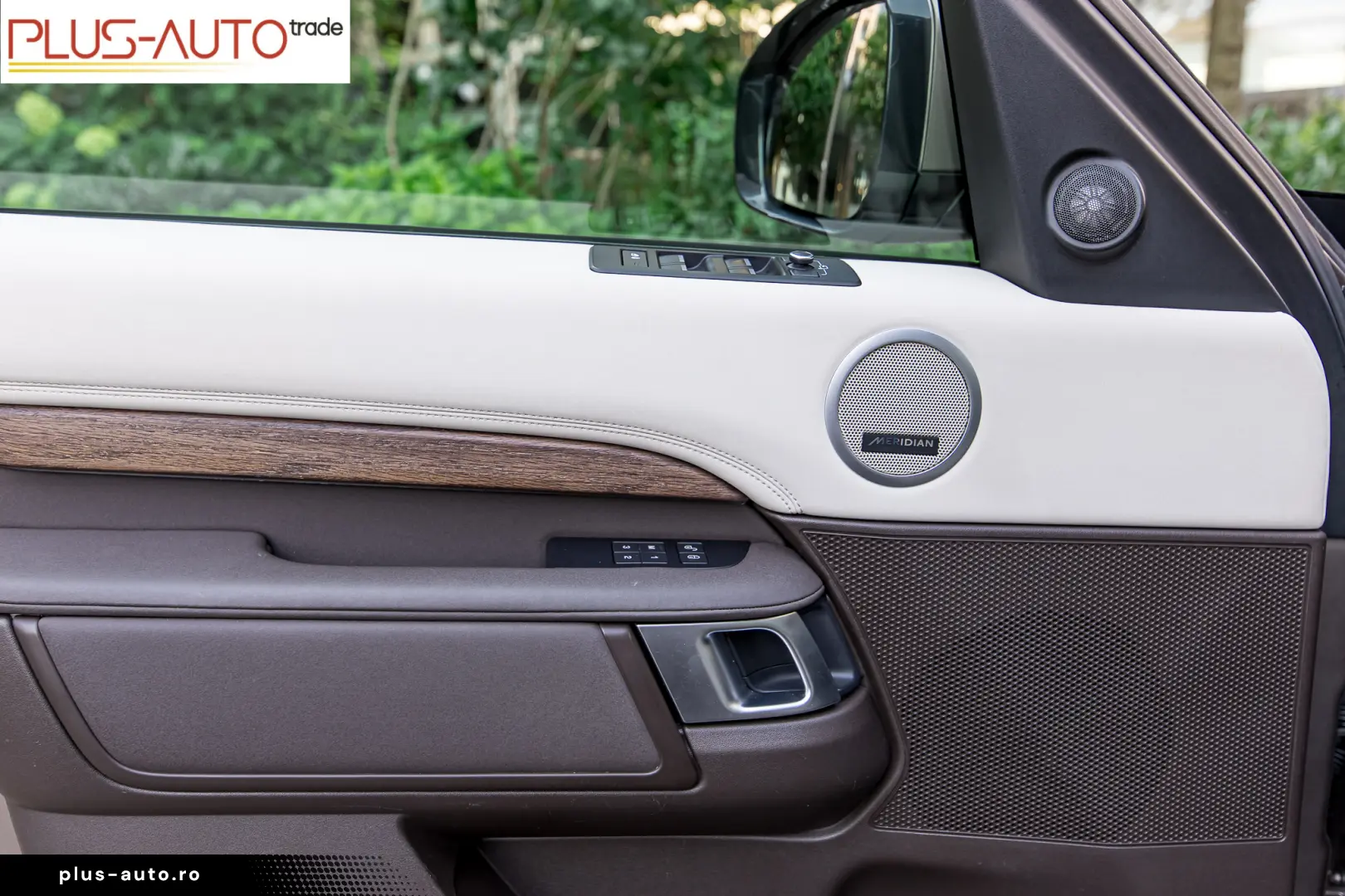 Land Rover Discovery – 7 LOCURI  4x4  PNEUMATICĂ HSE