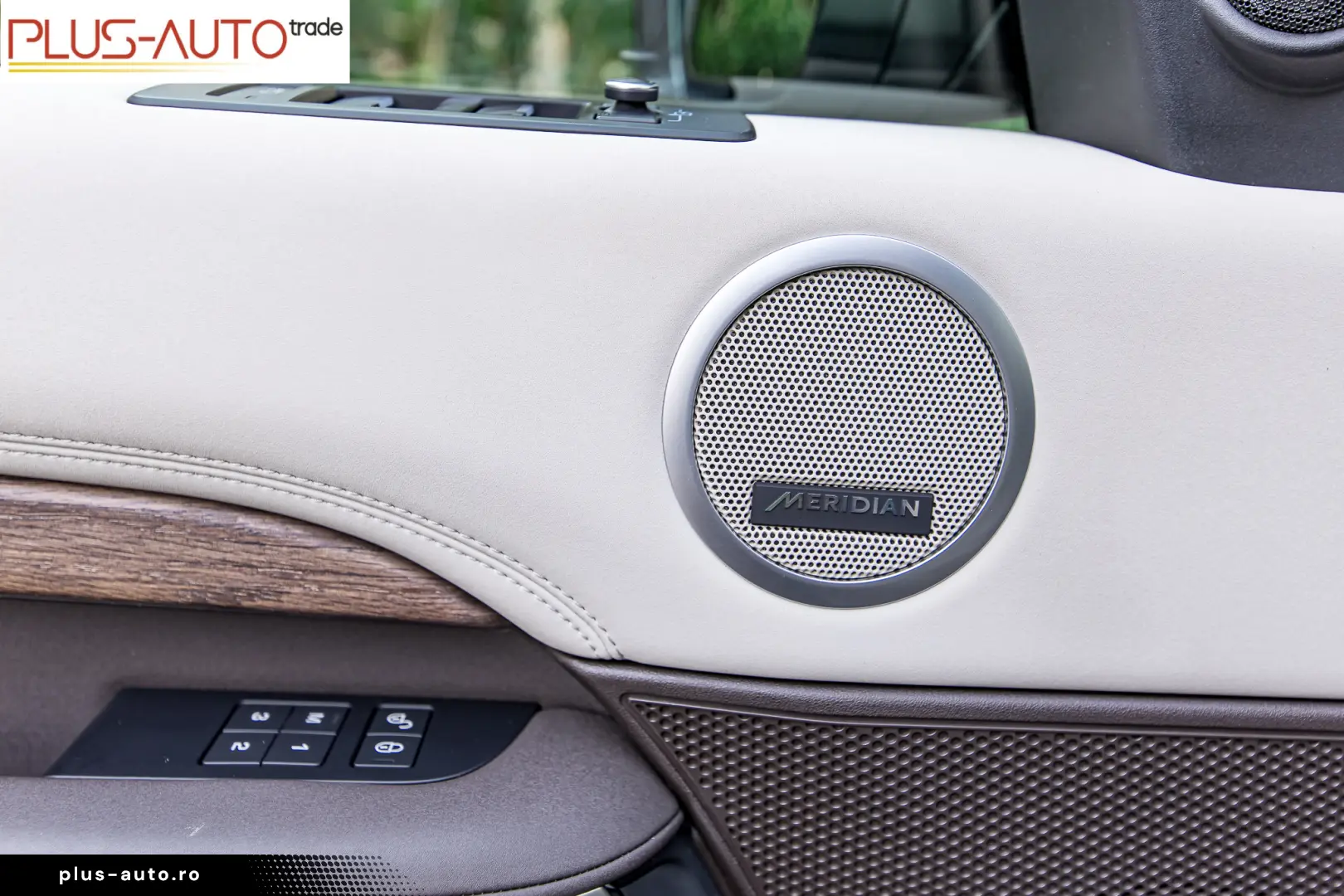 Land Rover Discovery – 7 LOCURI  4x4  PNEUMATICĂ HSE