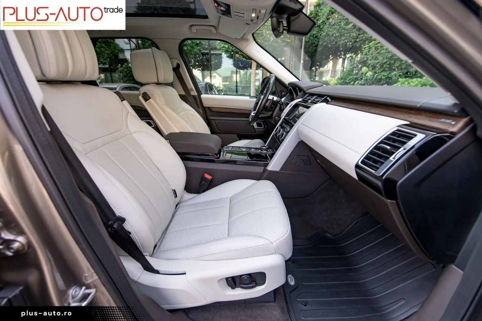 Land Rover Discovery – 7 LOCURI  4x4  PNEUMATICĂ HSE