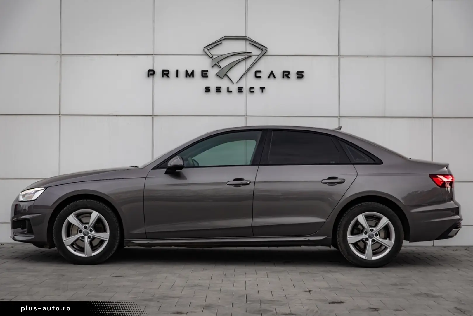 Audi A4 30 TDI S tronic S line