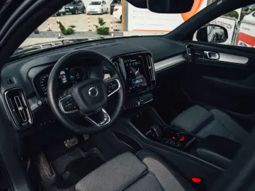 Volvo XC40 R-Design T5 Plugin Hibrid 211 CP