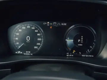 Volvo XC40 R-Design T5 Plugin Hibrid 211 CP