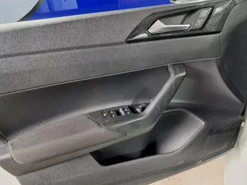 VOLKSWAGEN POLO LIFE 1.0i  95CP 2022