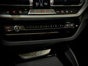 BMW X4 xDrive 20d M-SPORTPAKET PANORAMA H&K 1.HAND