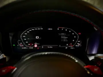 BMW M4 Competition CARBON IN & OUTDOOR LASER DEUTSCH