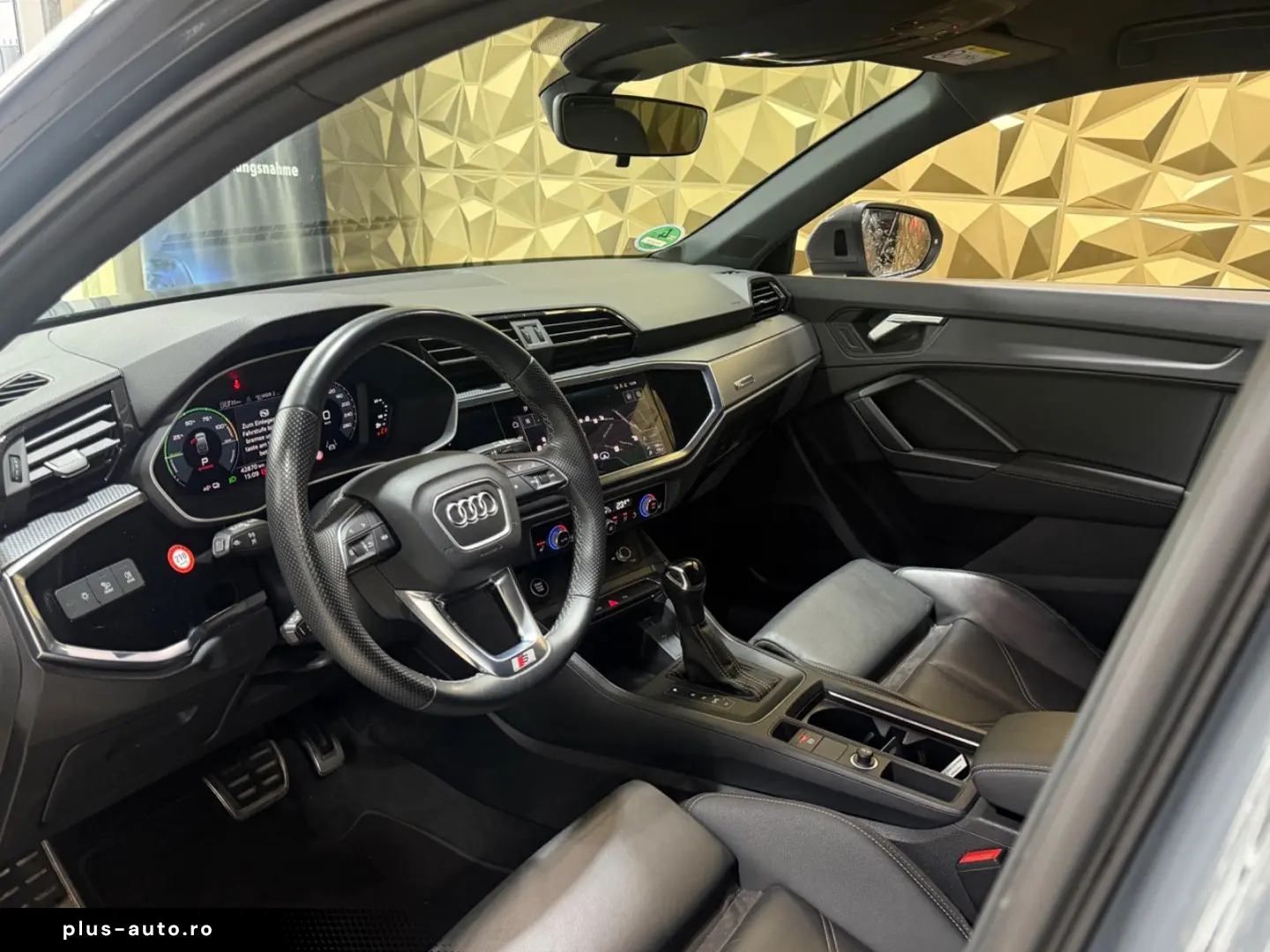 AUDI Q3 Sportback 45 TFSIe S-LINE LED LEDER 1.HAND