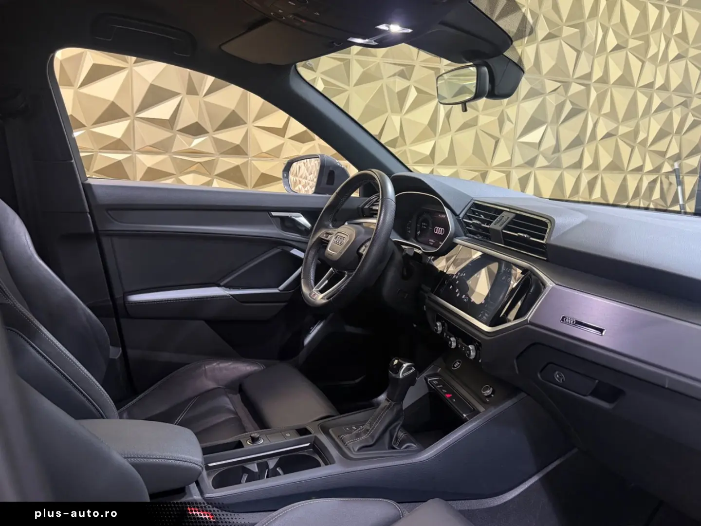 AUDI Q3 Sportback 45 TFSIe S-LINE LED LEDER 1.HAND