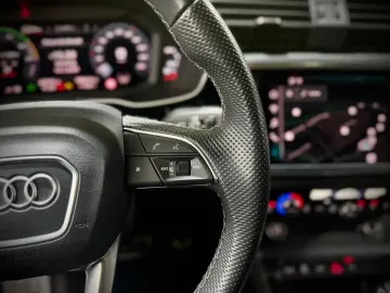 AUDI Q3 Sportback 45 TFSIe S-LINE LED LEDER 1.HAND