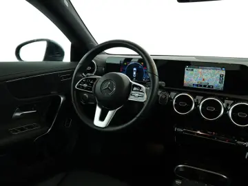 MERCEDES-BENZ CLA 250 e Progressive LED PDC 360 Tempomat