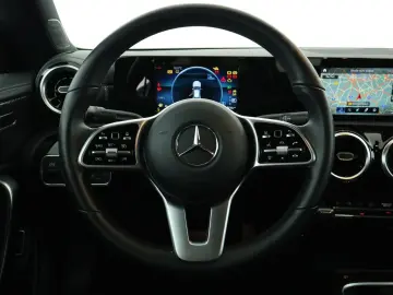 MERCEDES-BENZ CLA 250 e Progressive LED PDC 360 Tempomat