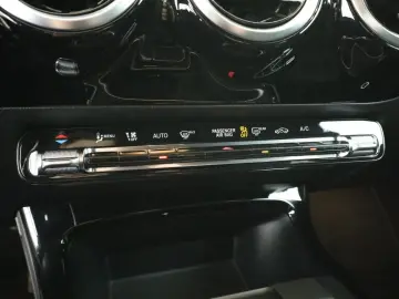 MERCEDES-BENZ CLA 250 e Progressive LED PDC 360 Tempomat