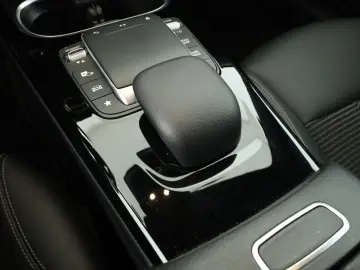 MERCEDES-BENZ CLA 250 e Progressive LED PDC 360 Tempomat