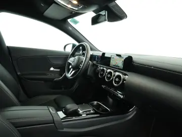 MERCEDES-BENZ CLA 250 e Progressive LED PDC 360 Tempomat