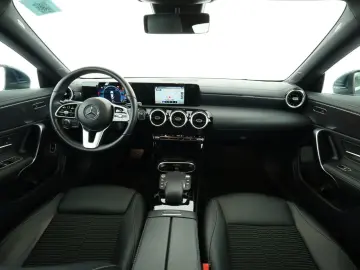 MERCEDES-BENZ CLA 250 e Progressive LED PDC 360 Tempomat