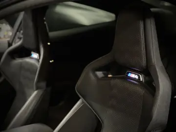 BMW M4 Coupe Competition SCHALE-CARBON CARBON DACH