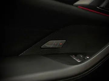 BMW M4 Coupe Competition SCHALE-CARBON CARBON DACH