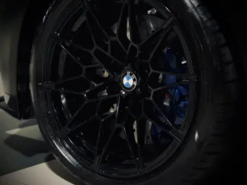 BMW M4 Competition DEUTSCHES FAHRZEUG LASER HUD ACC