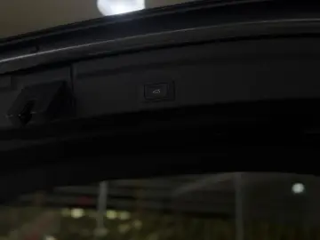 AUDI Q3 Sportback 35 TDI S-LINE VIRTUAL 1.HAND LED