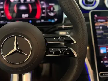 MERCEDES-BENZ C 300 4Matic Lim. AMG-LINE PANORAMA BURMESTER