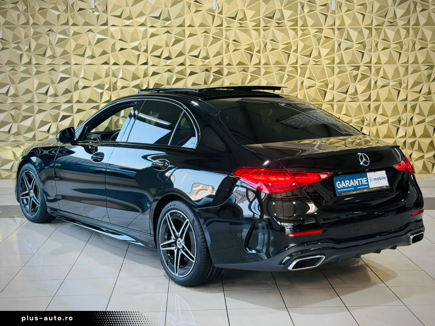 MERCEDES-BENZ C 300 4Matic Lim. AMG-LINE PANORAMA BURMESTER