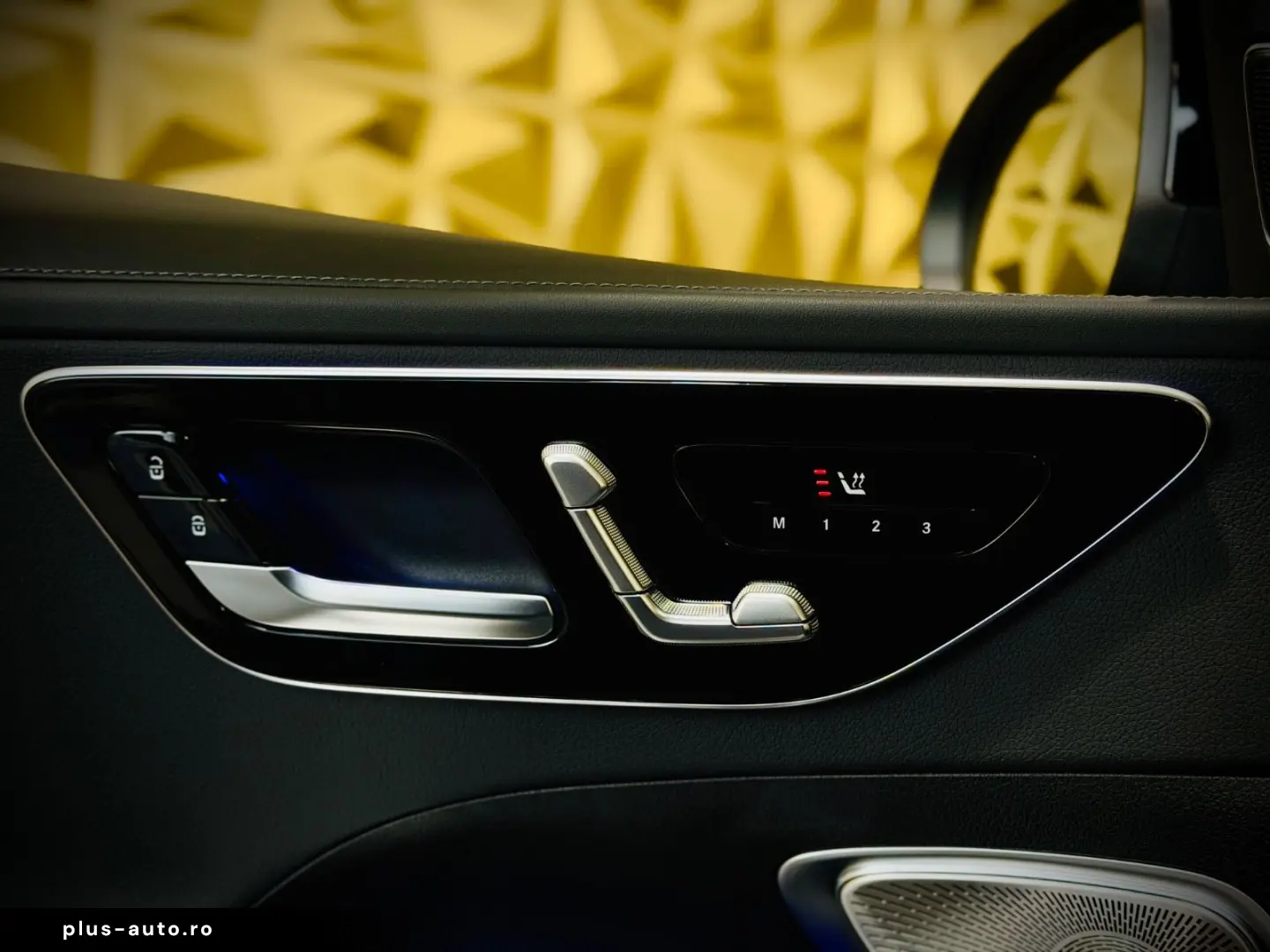 MERCEDES-BENZ C 300 4Matic Lim. AMG-LINE PANORAMA BURMESTER