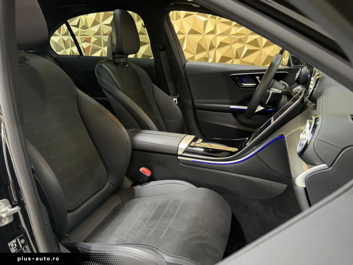 MERCEDES-BENZ C 300 4Matic Lim. AMG-LINE PANORAMA BURMESTER