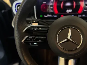 MERCEDES-BENZ C 300 4Matic Lim. AMG-LINE PANORAMA BURMESTER