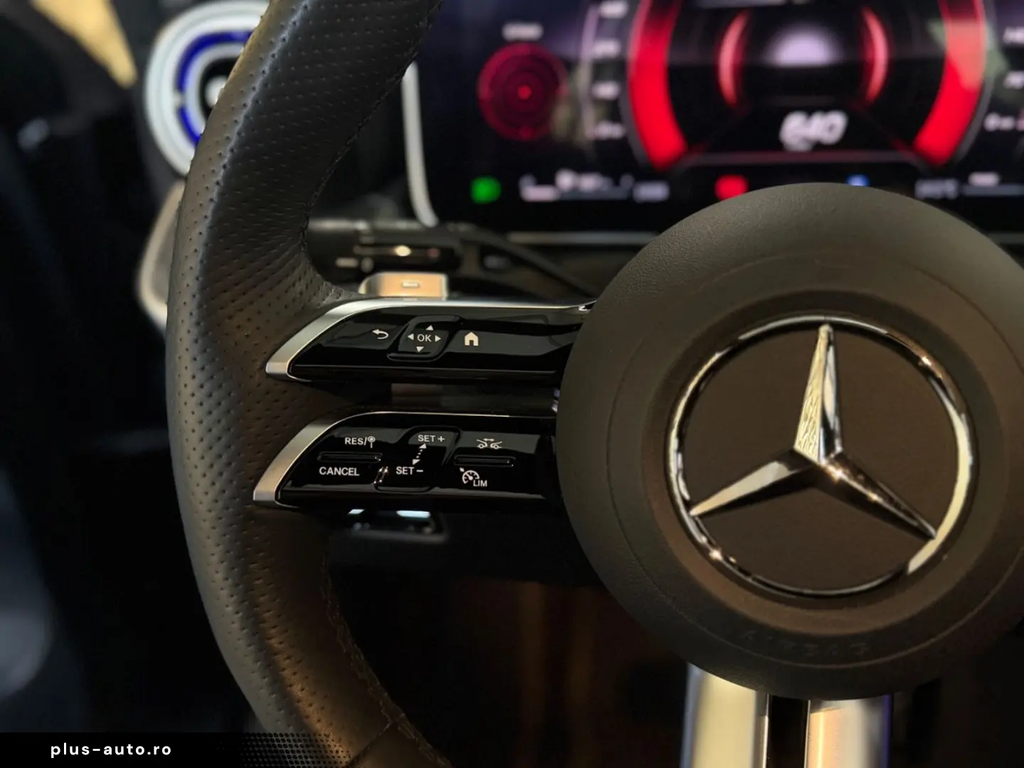 MERCEDES-BENZ C 300 4Matic Lim. AMG-LINE PANORAMA BURMESTER