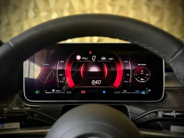 MERCEDES-BENZ C 300 4Matic Lim. AMG-LINE PANORAMA BURMESTER