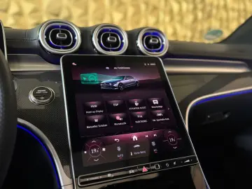 MERCEDES-BENZ C 300 4Matic Lim. AMG-LINE PANORAMA BURMESTER